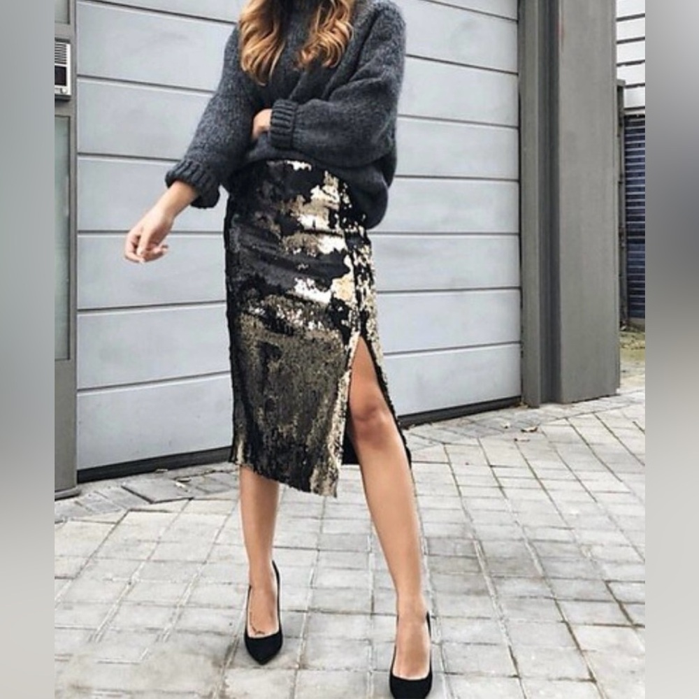 Zara Contrast Sequin Skirt - Black and Gold - L